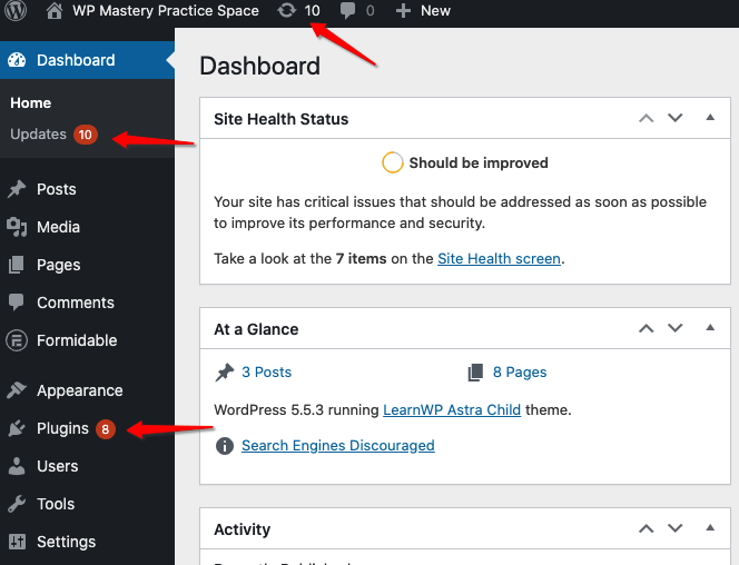 screenshot pointing to update alerts in WP dashboard